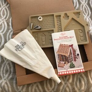 Vintage Pampered Chef #1800 Gingerbread House Kit 1992/1995 w/ Box EUC Complete